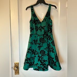 Green & Black B. Darlin V-Neck Floral Flocked Fit and Flare Dress. Size 7/8